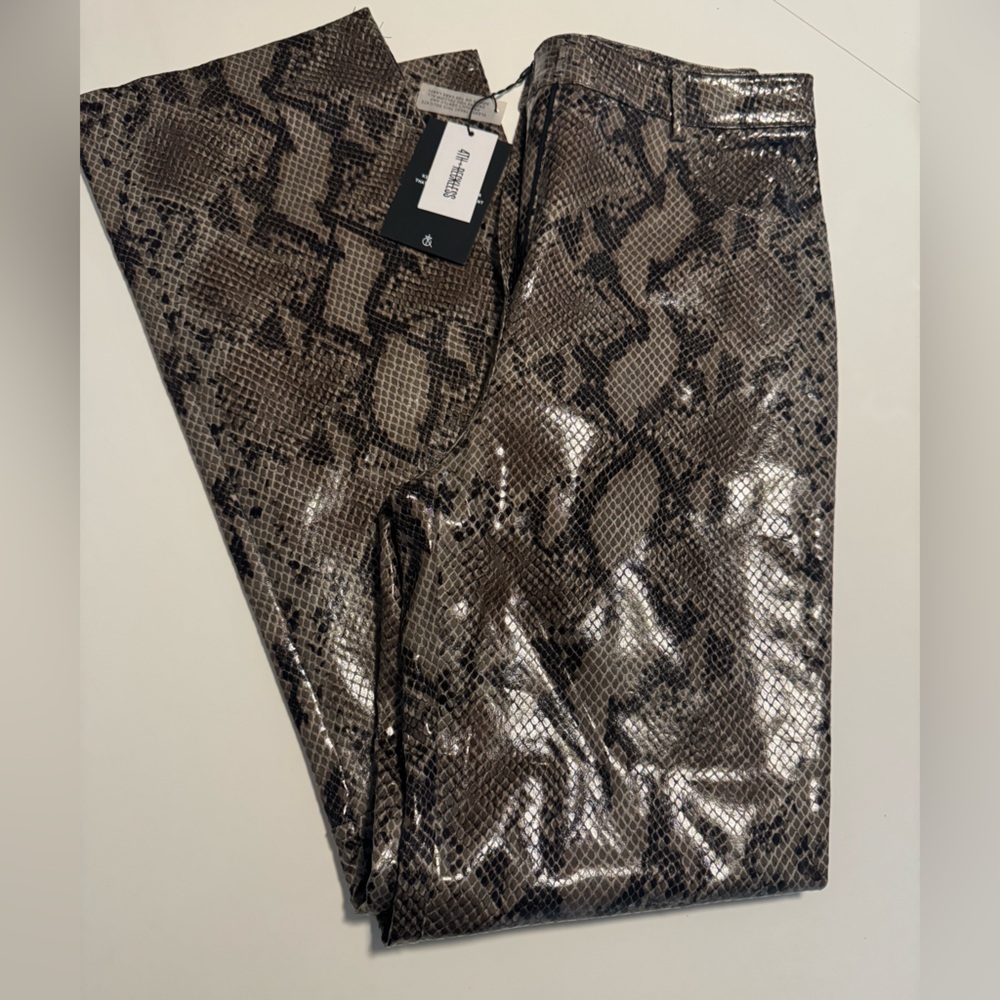 Snake Print Shiny Leggings